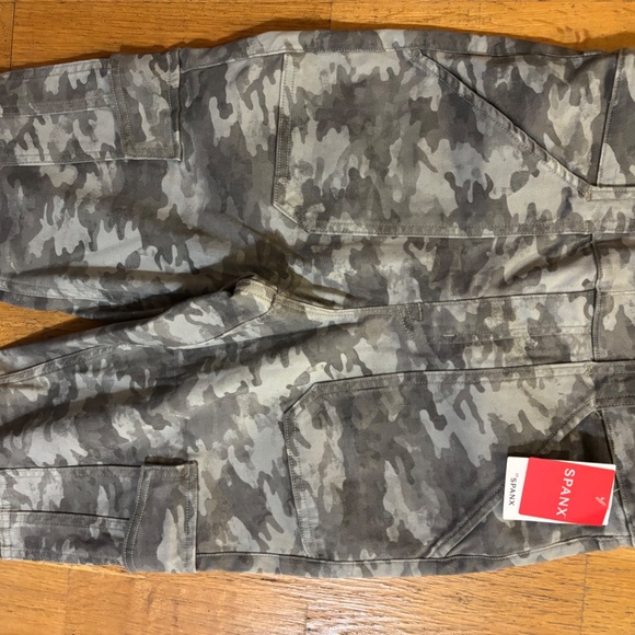 Spanx Stretch Twill Ankle Camo Cargo Pant - Picture 4 of 6